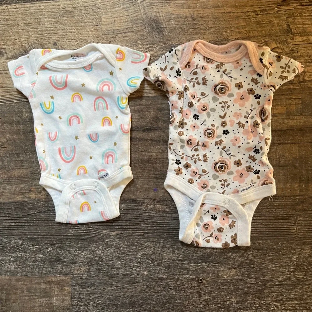 Gerber Organic Baby Bodysuits Rainbow Floral‎ Short Sleeve 2-Pack Premie